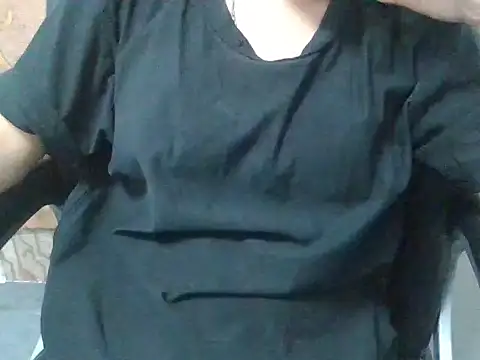 Snapshot of White_Sparrow1 chatting on June 5, 6:52 am White Sparrow1 online show from June 5, 6:52 am