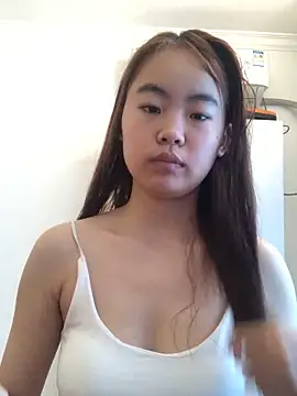 YiYi5520 online show from June 3, 7:20 am