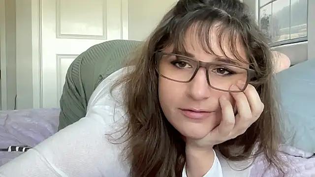 maddiliz online show from November 7, 6:02 pm