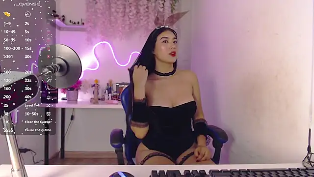 xbonny  online show from June 18, 7:19 pm