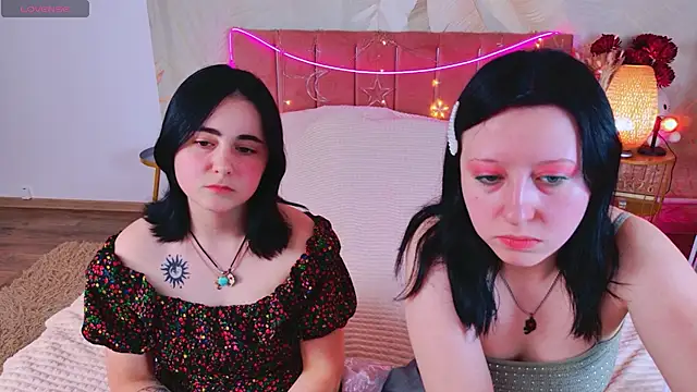 RuthHalll online show from June 18, 10:09 am