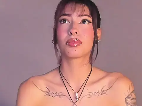 EvaBenely  online show from June 29, 5:36 am