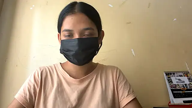 yuna luxy online show from June 17, 8:15 am