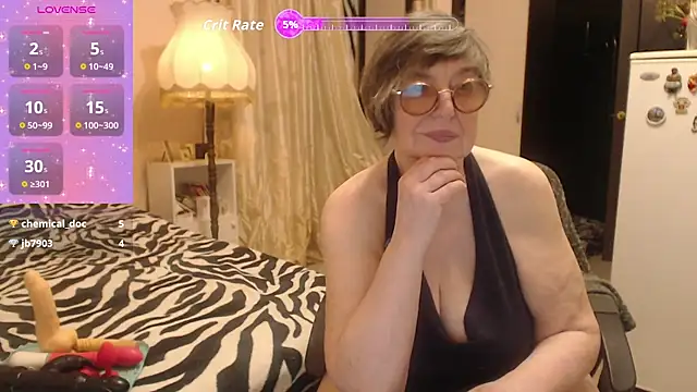 Sharon Amore online show from November 29, 1:15 pm