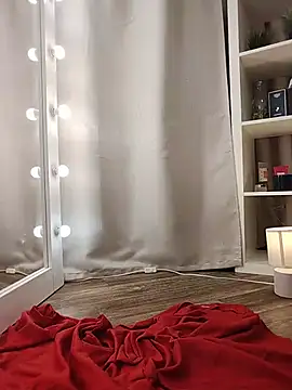 MickeQuinee online show from July 8, 2:08 pm
