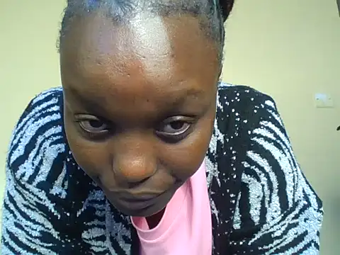 Legit Queenn online show from July 15, 2:00 pm