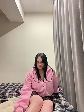 KiraLove777 online show from June 9, 11:26 pm