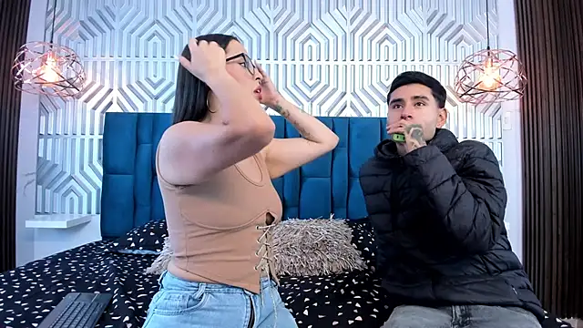 MiaAndAaron- online show from August 8, 2:47 pm