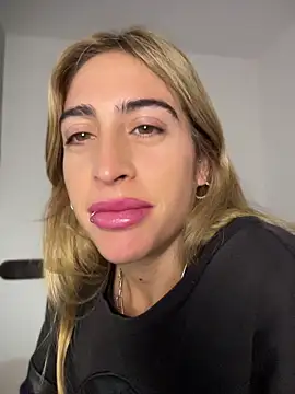 NicoleWilder online show from July 9, 9:22 am