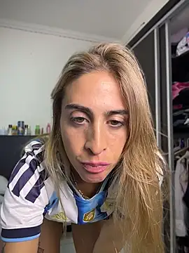 NicoleWilder online show from June 24, 7:24 pm