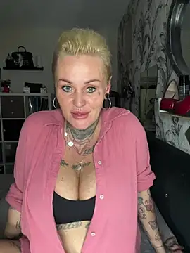 InkedMissLaBaehm online show from August 3, 11:32 pm
