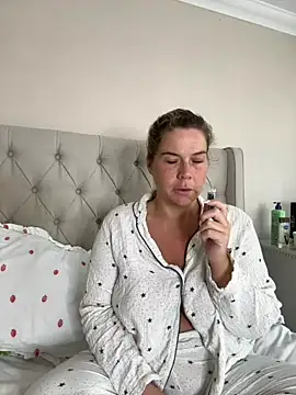 erincheshire online show from June 27, 7:20 am