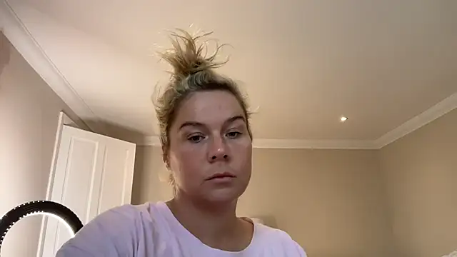 erincheshire online show from July 29, 4:51 pm