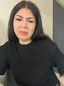 LoveYou2899 online show from June 15, 6:35 am