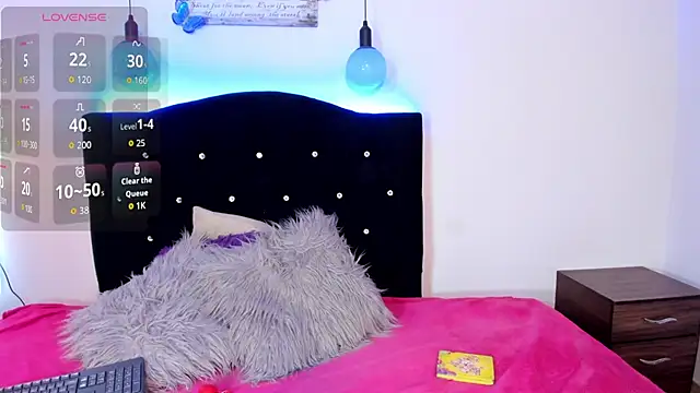Hadid honey online show from August 3, 7:30 pm