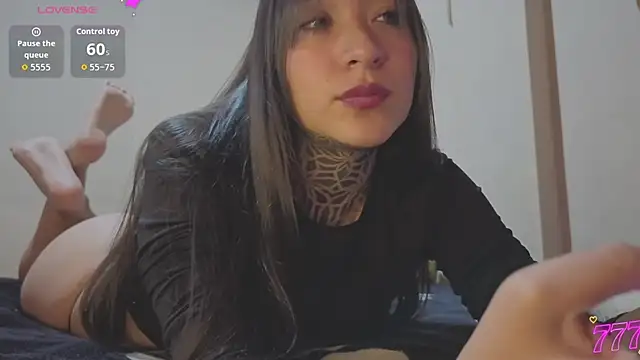 isasaenz  online show from July 14, 3:33 am