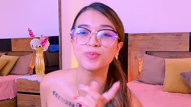CassieMills online show from July 28, 2:13 pm