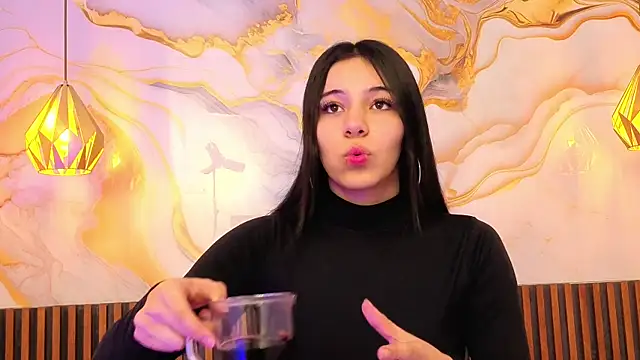 MadissonLewis1 online show from July 7, 1:58 pm