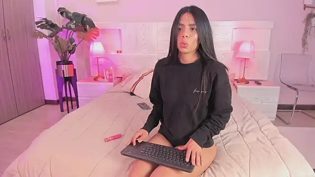 Jasmiinn  online show from August 1, 4:36 am