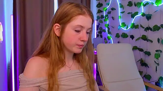 dan1ella sun online show from June 18, 1:38 pm