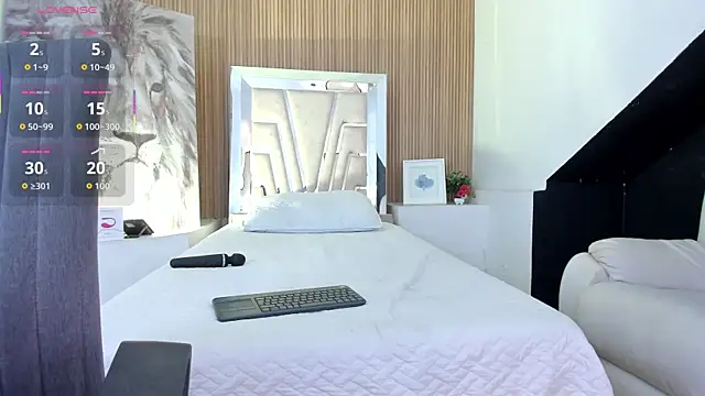 Jazminn 01 online show from August 7, 5:36 am