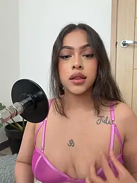 MilaHank online show from July 9, 5:59 pm