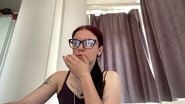AudriaCriner online show from June 22, 10:12 am