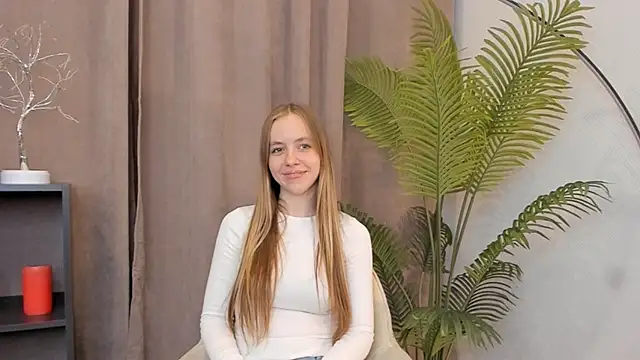 ChristiaSkeet online show from June 20, 12:31 pm
