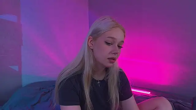 MichelleMargiela online show from June 30, 3:28 am