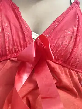 Lovey Lovey online show from June 24, 9:52 am