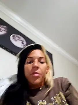 lil jiggly online show from June 27, 6:14 am