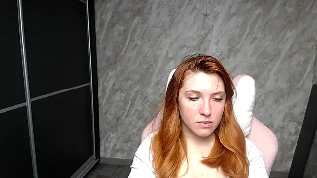 Reginasmilee online show from February 24, 5:17 am