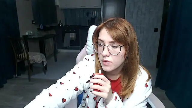 Reginasmilee online show from October 24, 3:46 am