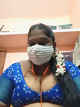 yalini1431 online show from August 5, 8:04 pm