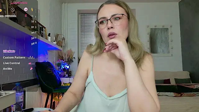 BeautyeyesLovely online show from February 1, 11:25 pm