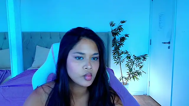 AmeliaEmmy online show from July 16, 7:29 pm