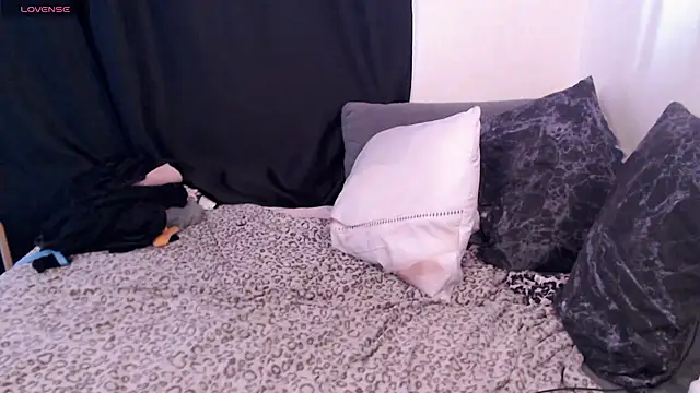 katie meow4 online show from July 13, 9:54 am