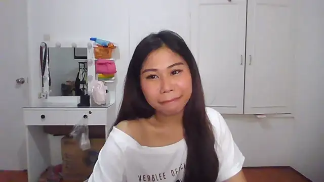 CathleenLaurole online show from June 30, 5:51 am