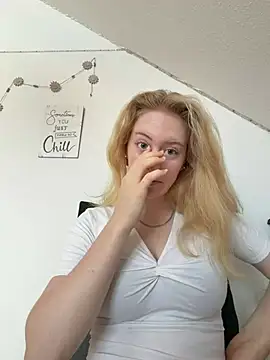 CarlottaRose online show from July 17, 7:02 am