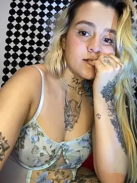 kaia-velvet online show from July 7, 7:23 am