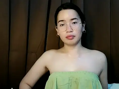 hannahbirx online show from July 10, 1:44 pm