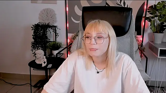ReminaMeow online show from July 14, 10:21 am