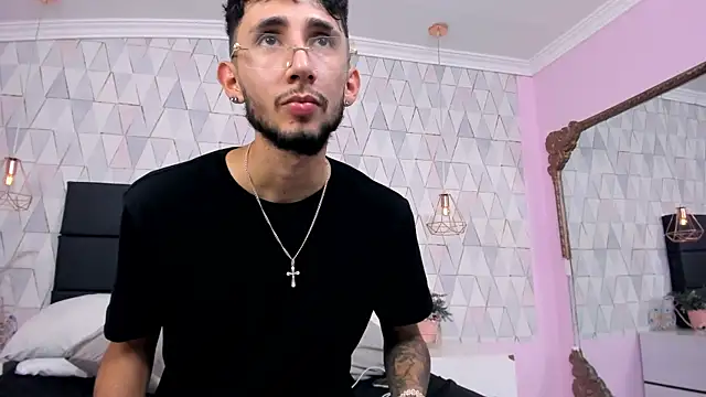 MatteoLaurent online show from July 23, 9:23 pm