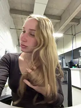 Helenaelisawrld online show from July 28, 12:01 pm
