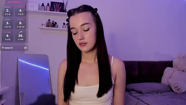 EmilyGlowing online show from July 25, 5:53 pm