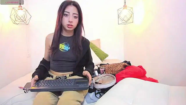 Zoeharper  online show from July 27, 2:58 pm