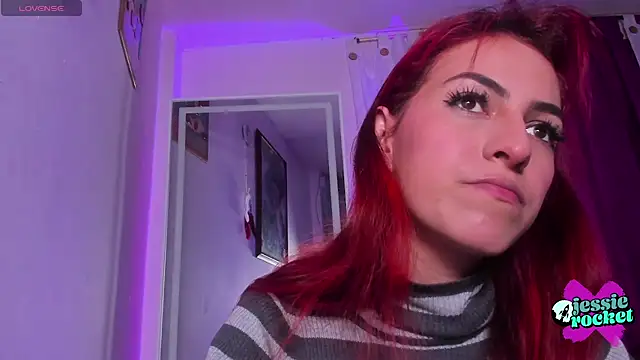 jessierocketx online show from October 28, 2:56 pm