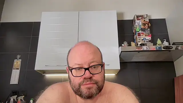 theitalianbear online show from June 15, 8:03 am