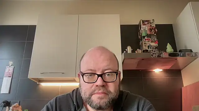 theitalianbear online show from February 15, 10:25 am