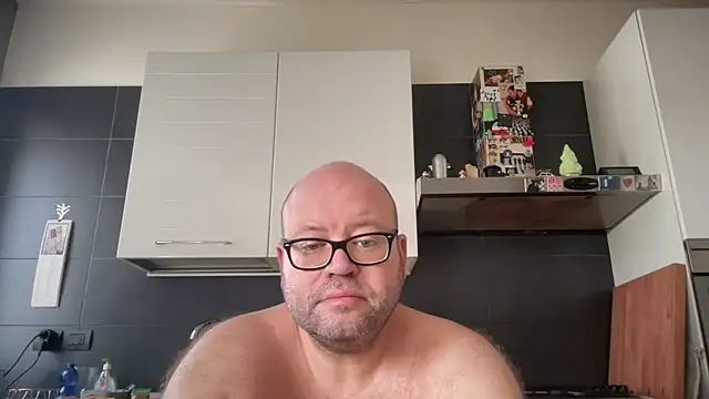 theitalianbear online show from September 9, 9:09 am